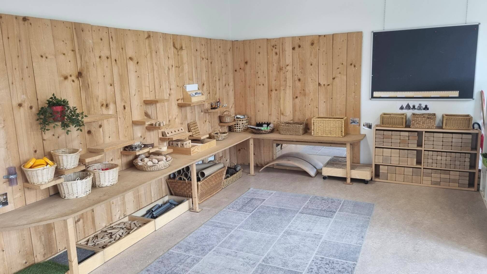 Het ruime bouwatelier in het lokaal van Brechje Verhelle: “Het liefst beslaat een bouwhoek of -atelier een derde van je lokaal.